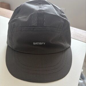 Satisfy Rippy air trail hat
